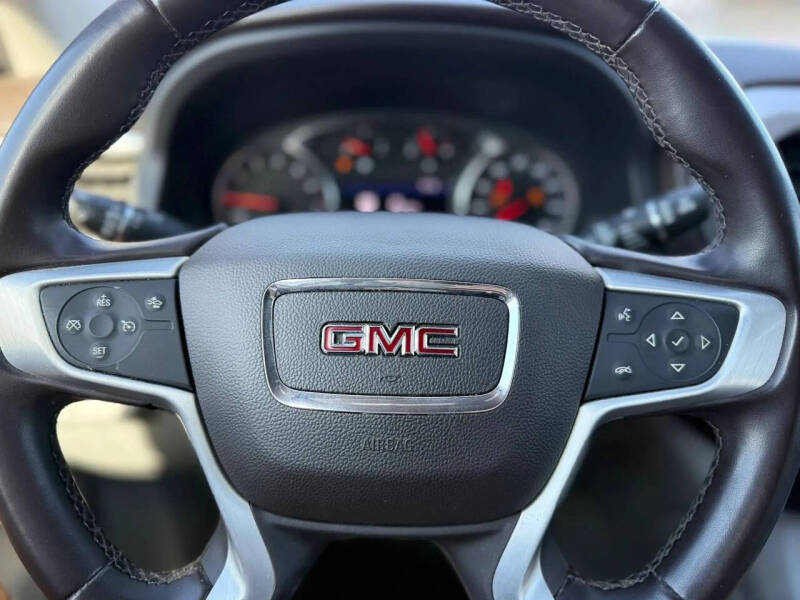 2023 GMC Acadia SLT