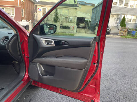 2017 Nissan Pathfinder S