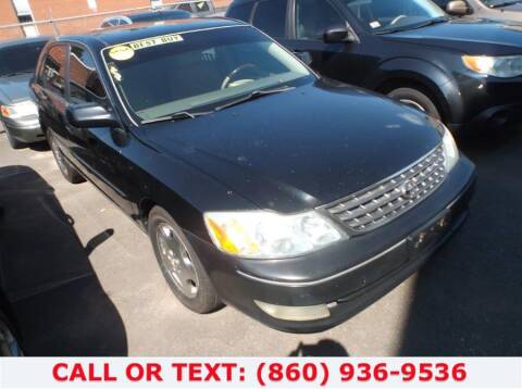 2004 Toyota Avalon for sale at Lee Motor Sales Inc. in Hartford CT