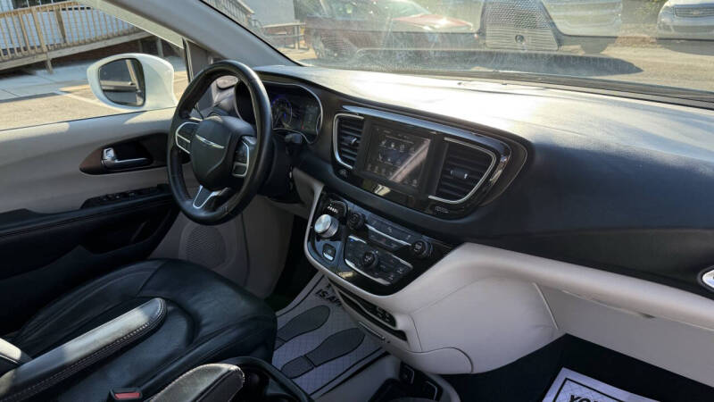 2019 Chrysler Pacifica Touring L