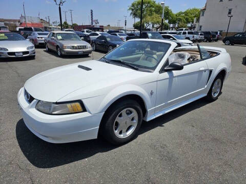 2000 Ford Mustang