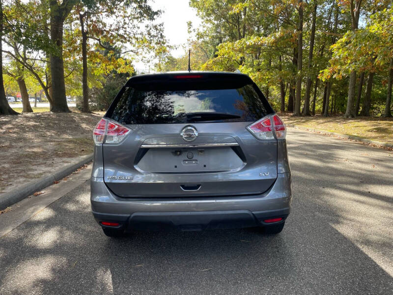 2015 Nissan Rogue SV photo 6