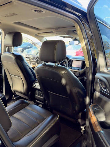 2017 GMC Acadia Denali