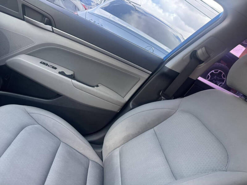 2018 Hyundai Elantra