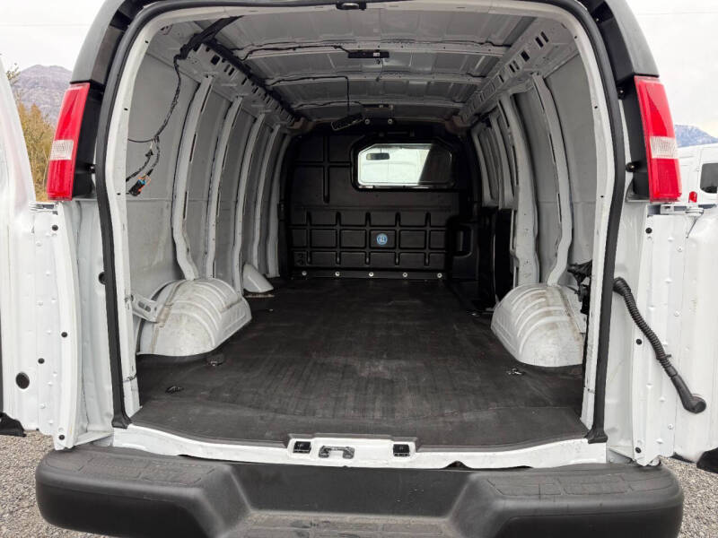 2022 Chevrolet Express 3500