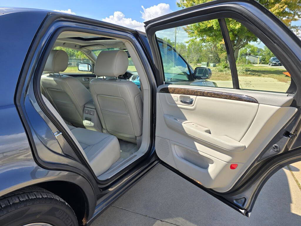 2010 Cadillac DTS for sale at Bigfoot Auto in Hiawatha, IA