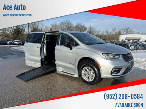 2024 Chrysler Pacifica Touring L