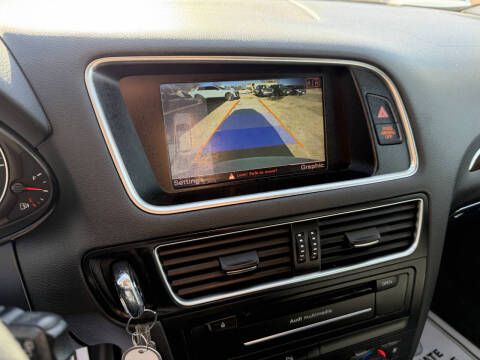 2011 Audi Q5 2.0T quattro Premium Plus