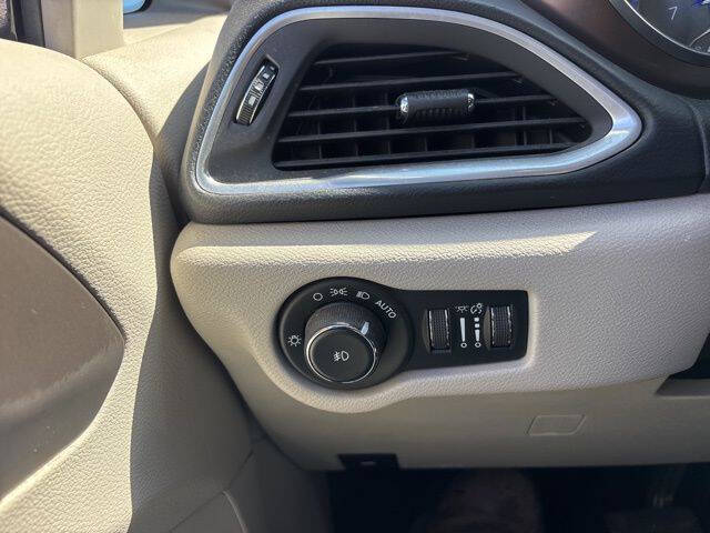 2017 Chrysler Pacifica Touring-L Plus