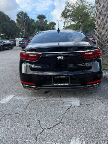 2017 Kia Cadenza Technology