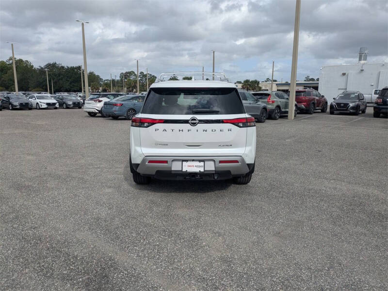 2025 Nissan Pathfinder Platinum
