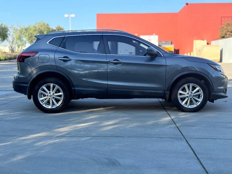 2017 Nissan Rogue Sport SV