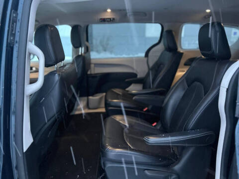 2022 Chrysler Pacifica Hybrid Touring L