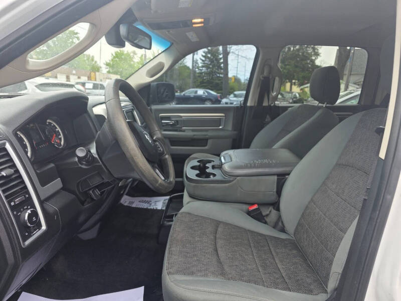 2017 RAM 1500 SLT