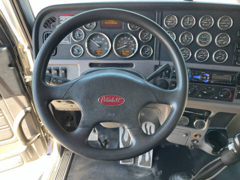 2015 Peterbilt 389