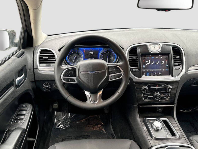 2022 Chrysler 300 Touring