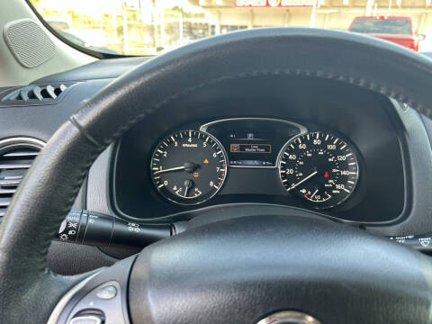 2017 Nissan Pathfinder SL