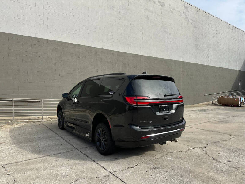 2021 Chrysler Pacifica Touring L