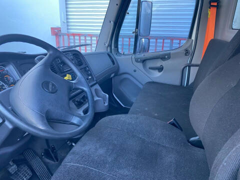 2022 Freightliner M2 106