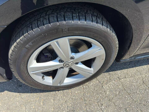 2015 Volkswagen Passat 1.8T Limited Edition