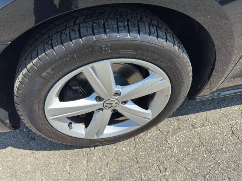 2015 Volkswagen Passat 1.8T Limited Edition