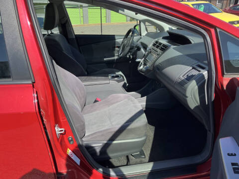 2012 Toyota Prius v Five