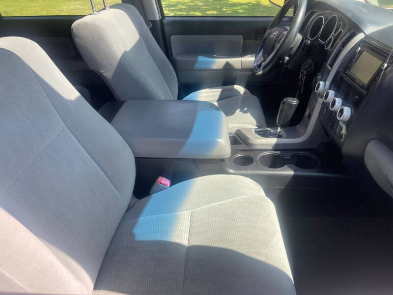 2016 Toyota Sequoia SR5