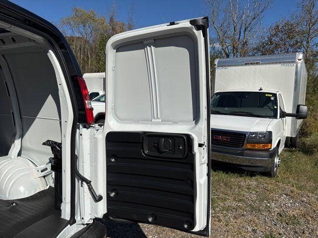 2025 GMC Savana 2500