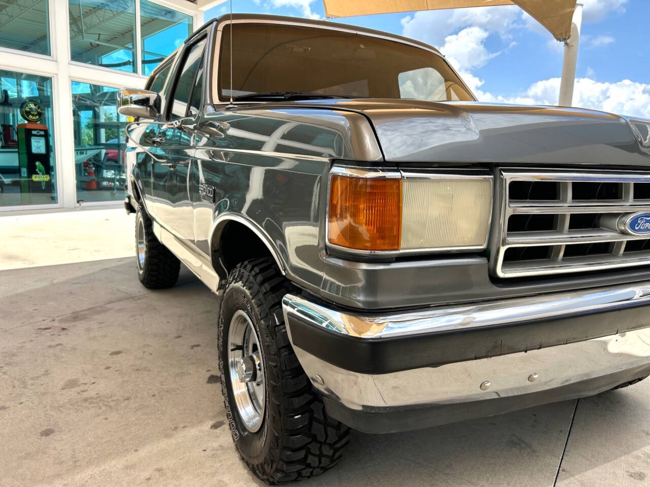 1989 Ford Bronco 17