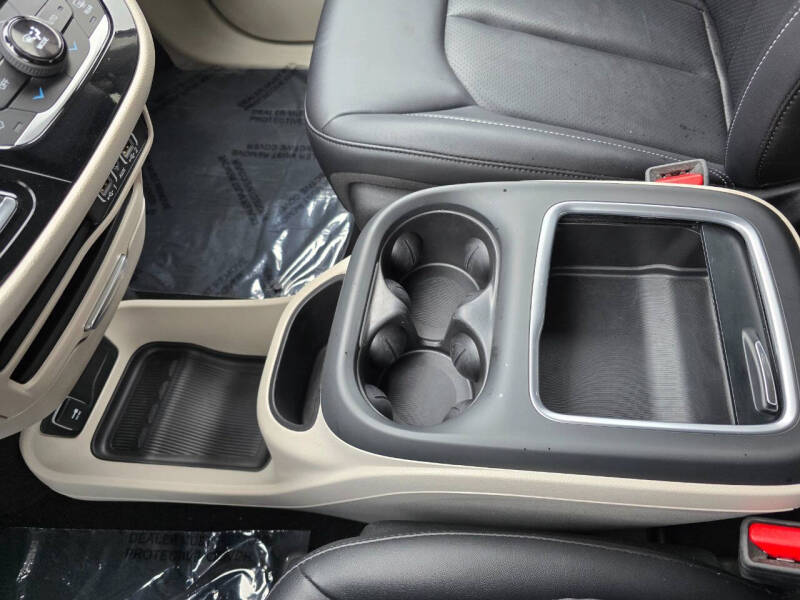2024 Chrysler Pacifica Touring L