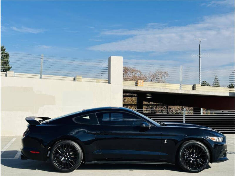 2016 Ford Mustang V6 photo 12