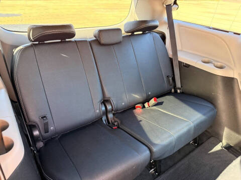 2017 Toyota Sienna SE 8-Passenger