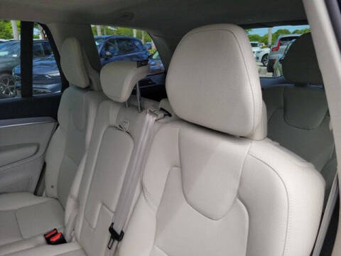 2025 Volvo XC90 B5 Core Bright Theme