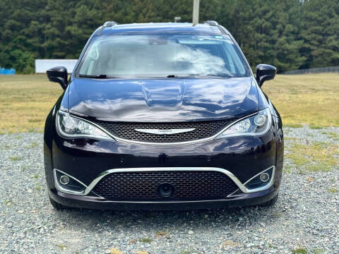 2017 Chrysler Pacifica Touring-L Plus