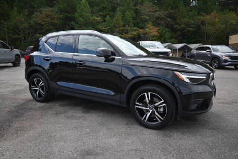 2025 Volvo XC40 B5 Core Bright Theme