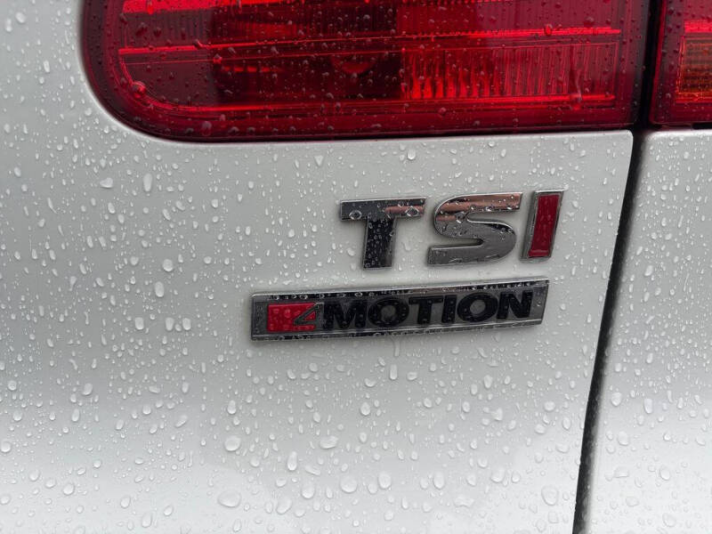 2018 Volkswagen Tiguan Limited 2.0T 4Motion