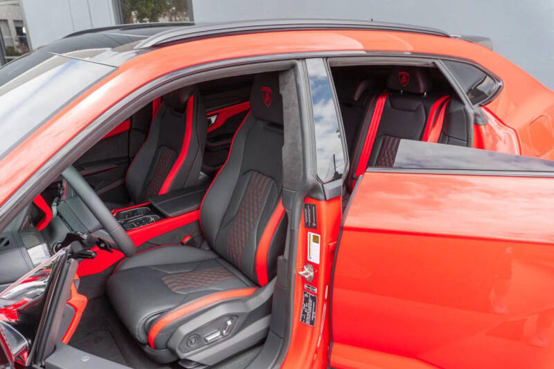 2026 Lamborghini Urus SE