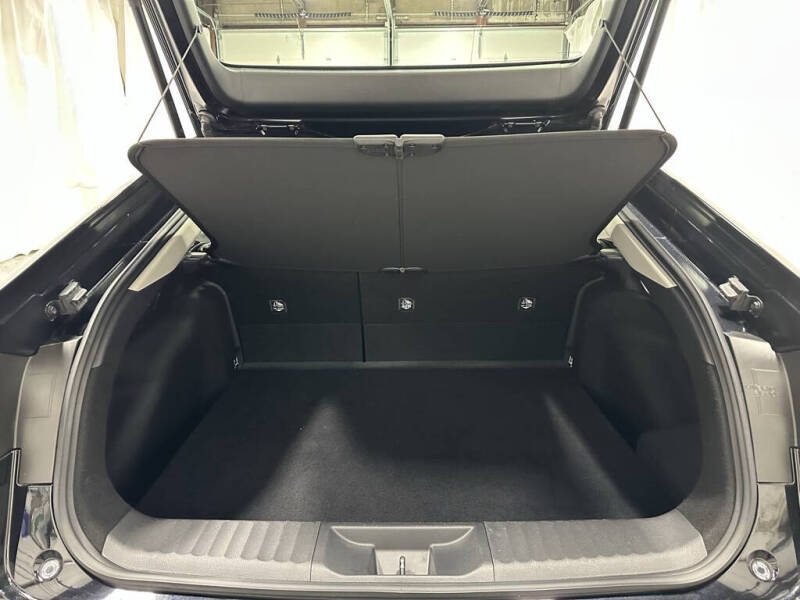 2025 Toyota Prius XLE