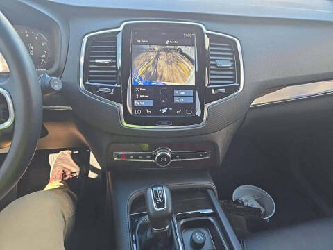 2017 Volvo XC90 T6 Momentum