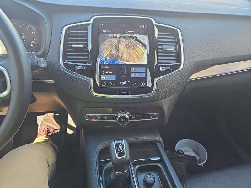 2017 Volvo XC90 T6 Momentum