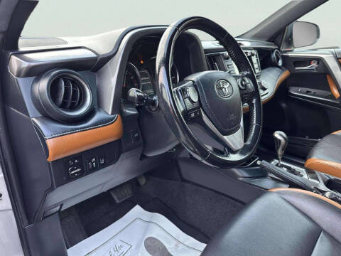 2018 Toyota RAV4 SE