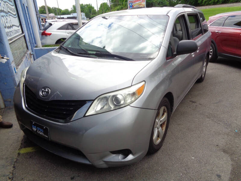2011 Toyota Sienna LE 8-Passenger