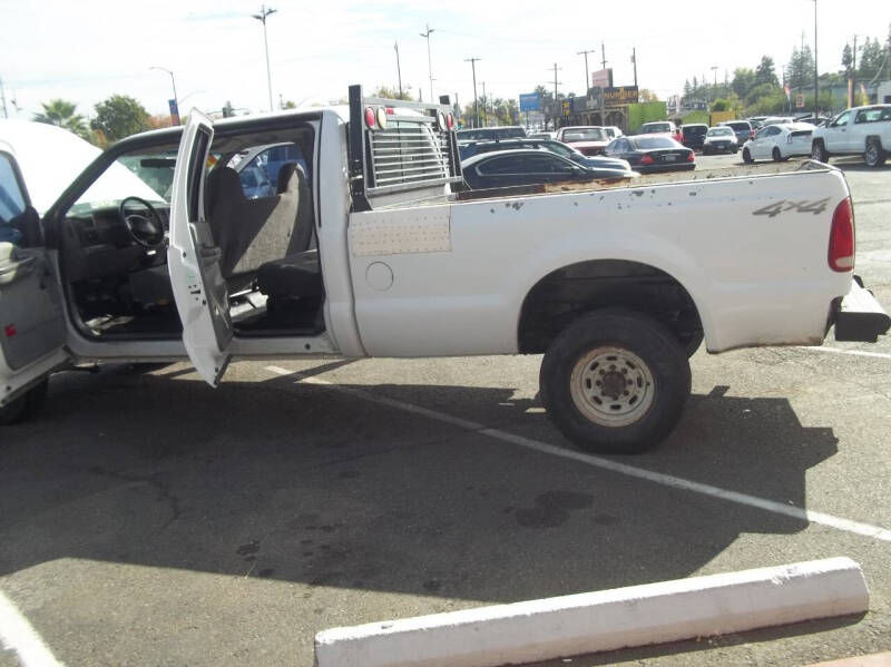 2002 Ford F-350 Super Duty XLT photo 61