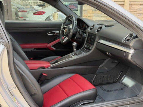 2024 Porsche 718 Cayman