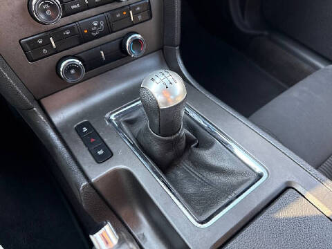 2012 Ford Mustang V6