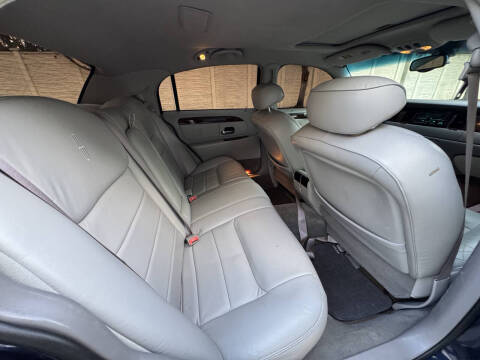 2002 Lincoln Town Car Signature