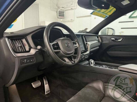 2019 Volvo XC60 T8 eAWD R-Design