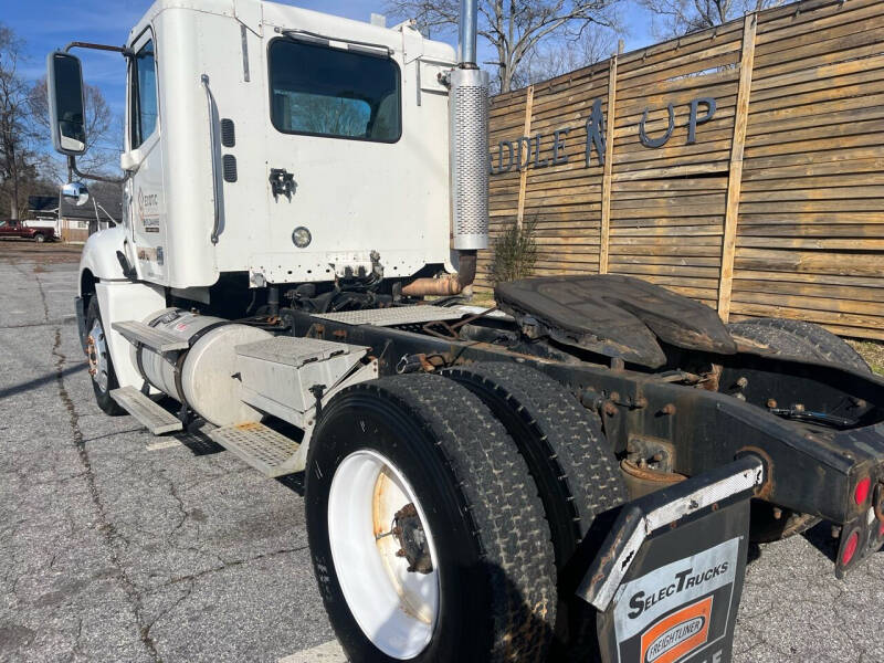 2006 Freightliner CONVENCIONAL C