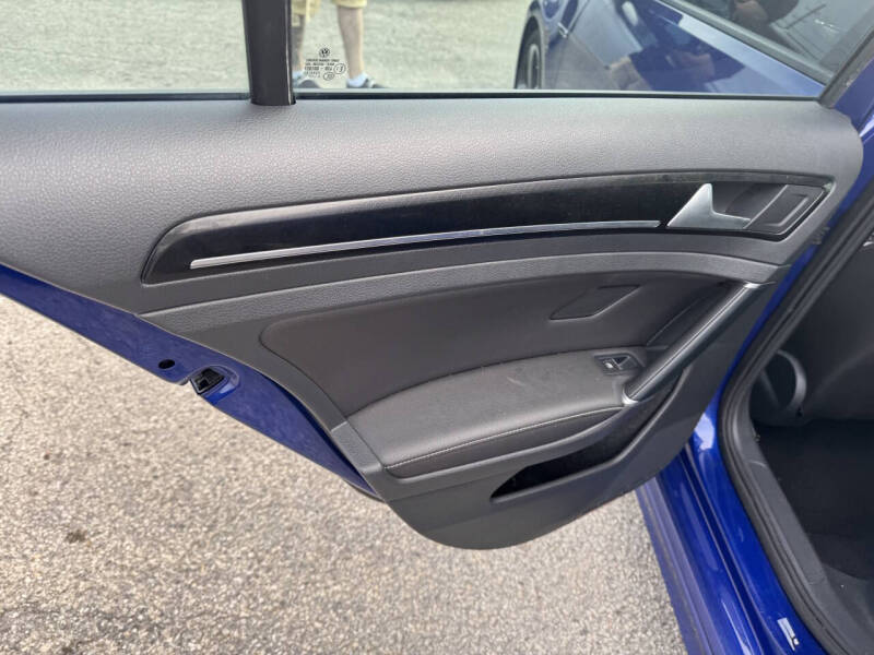 2016 Volkswagen Golf R 4Motion