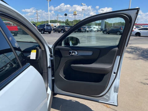 2026 Volvo XC40 B5 Core